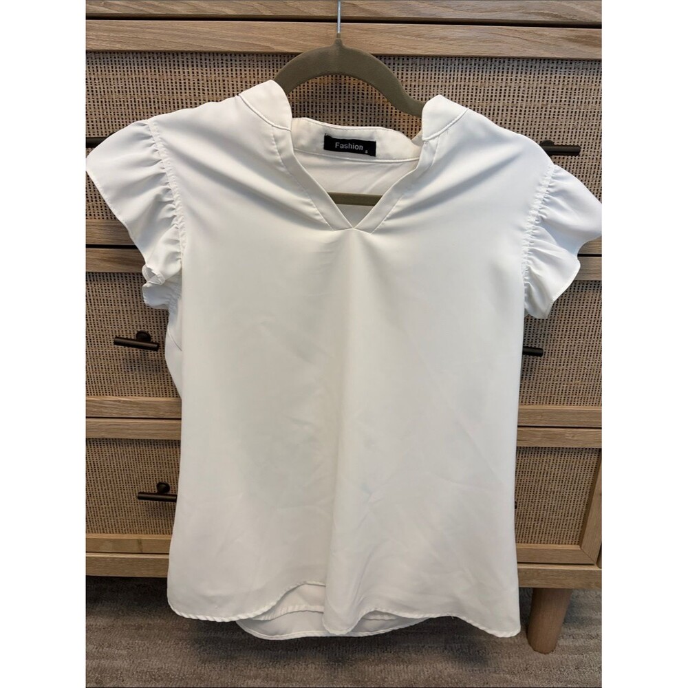 Fashion Brand Company Cream V-Notch Ruffle Sleeve Blouse